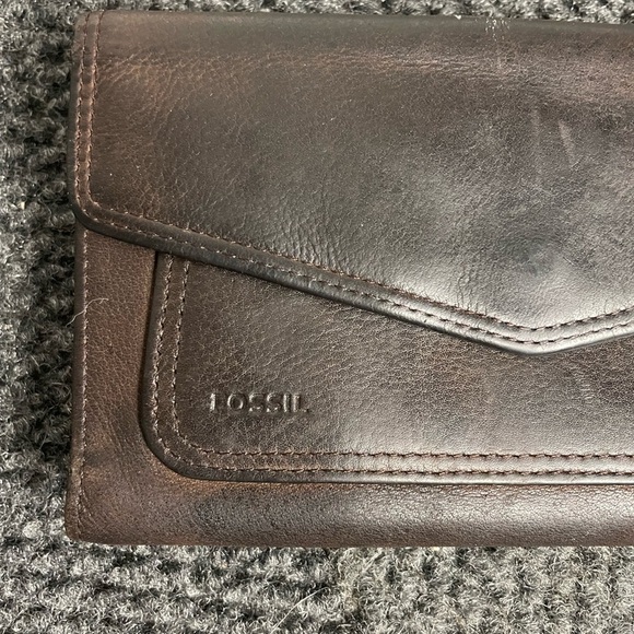 Fossil Brown Pebbled Leather Tri-Fold Bill Length Fold-Over Snap Close Wallet - Picture 2 of 6